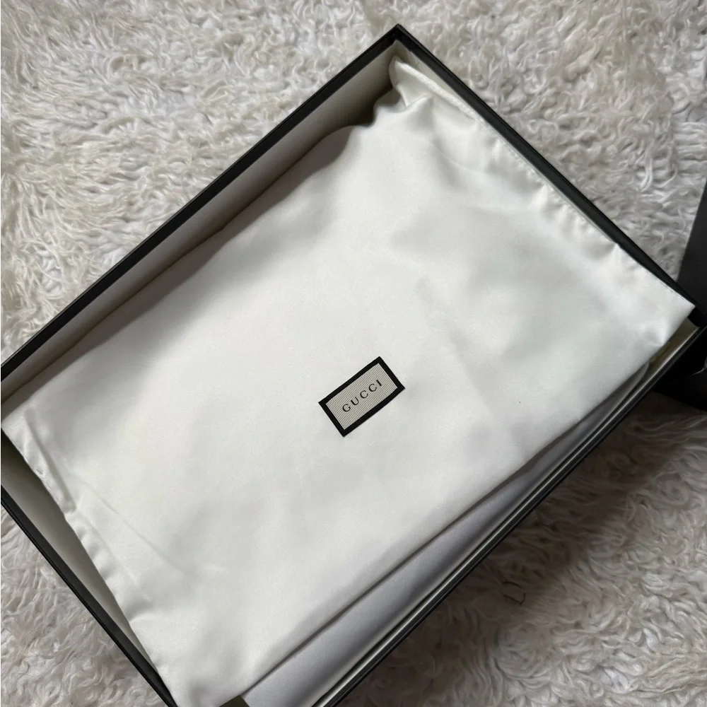 Gucci Signature Web Pouch/ Clutch - Picture 7 of 7